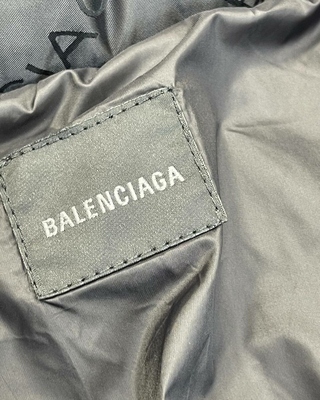 Пуховик Balenciaga — изображение 5