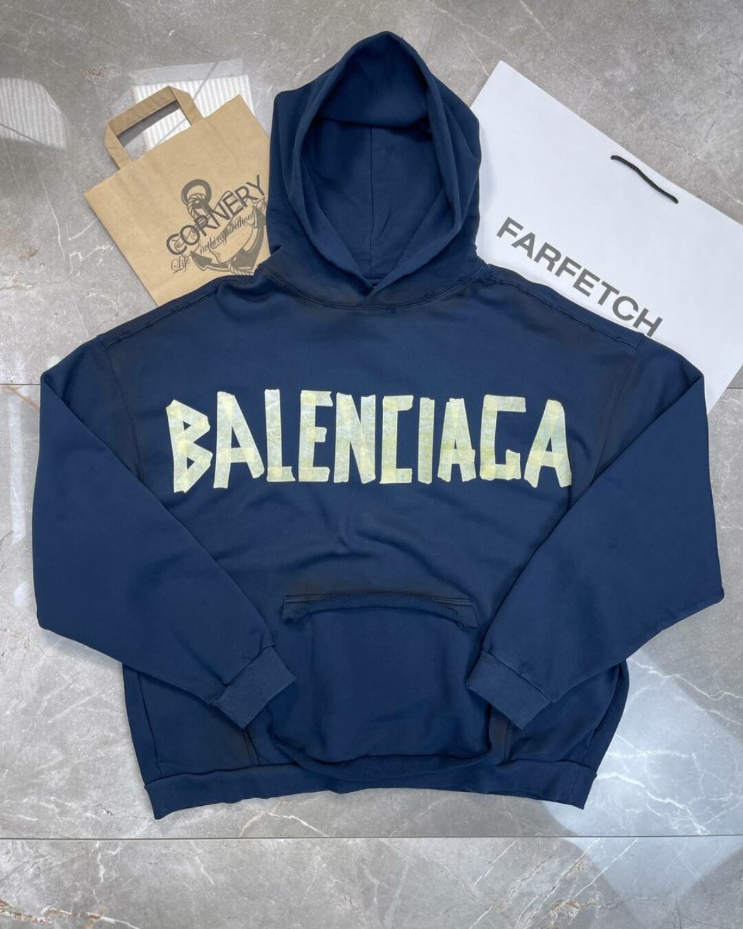 Худи Balenciaga — изображение 4