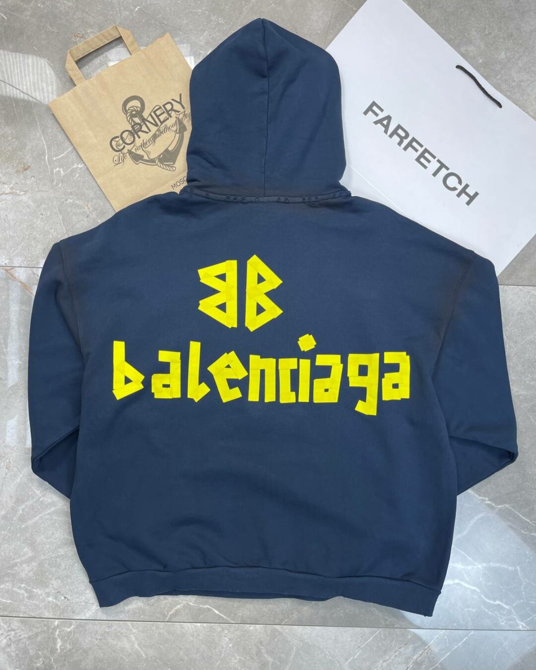 Худи Balenciaga — изображение 5