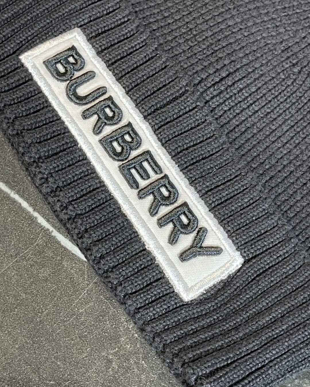 Шапка Burberry — изображение 3