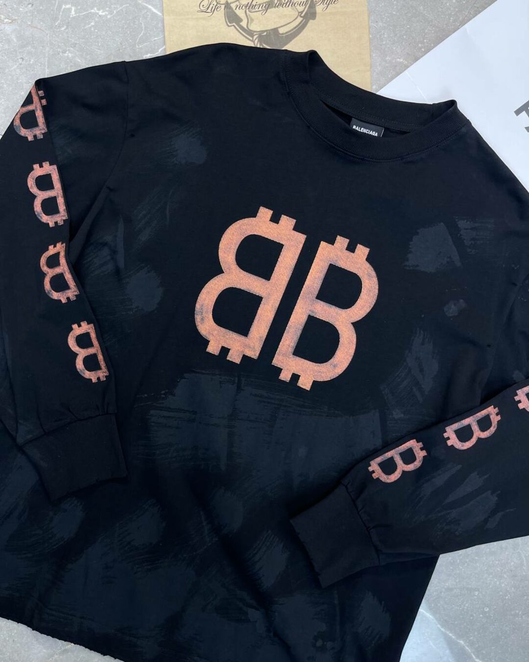 Кофта Balenciaga — изображение 5