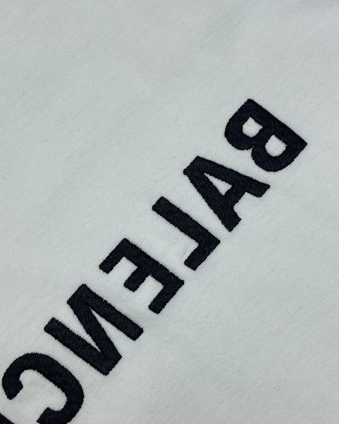 Футболка Balenciaga — изображение 6