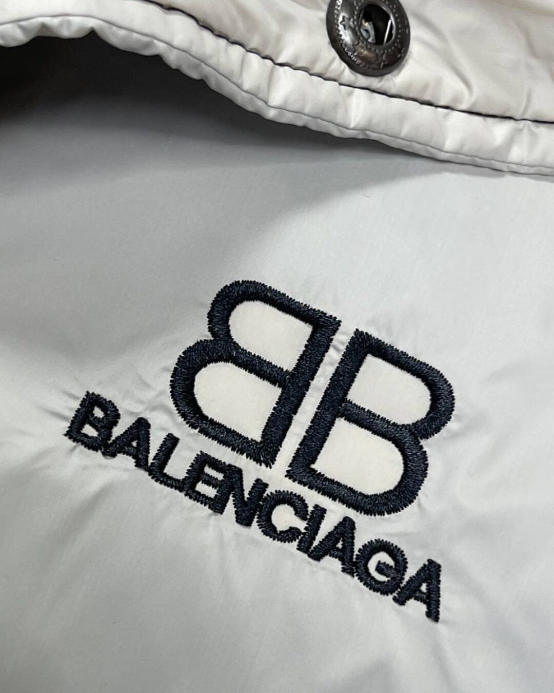 Пуховик Balenciaga — изображение 5