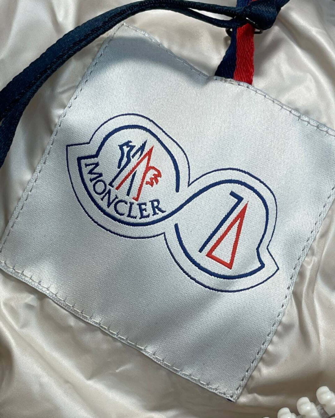 Пуховик Moncler — изображение 8