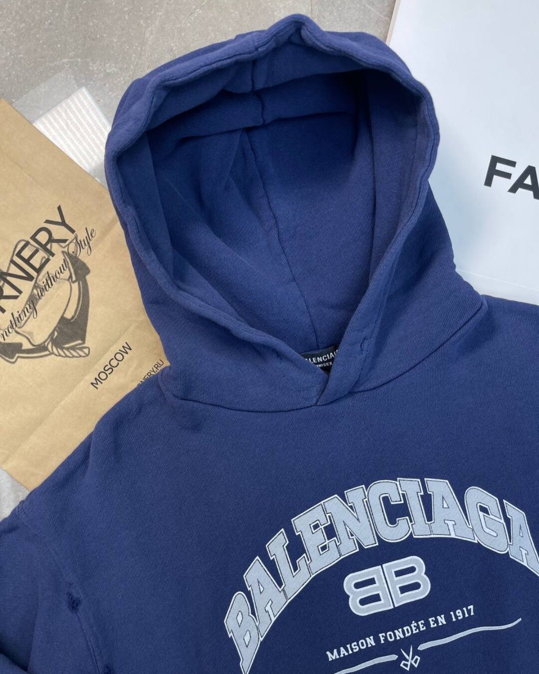 Худи Balenciaga — изображение 3