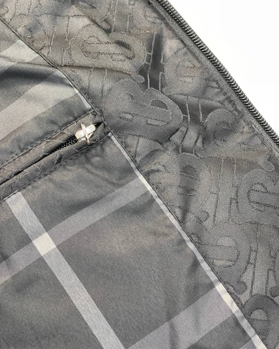 Пуховик Burberry — изображение 5