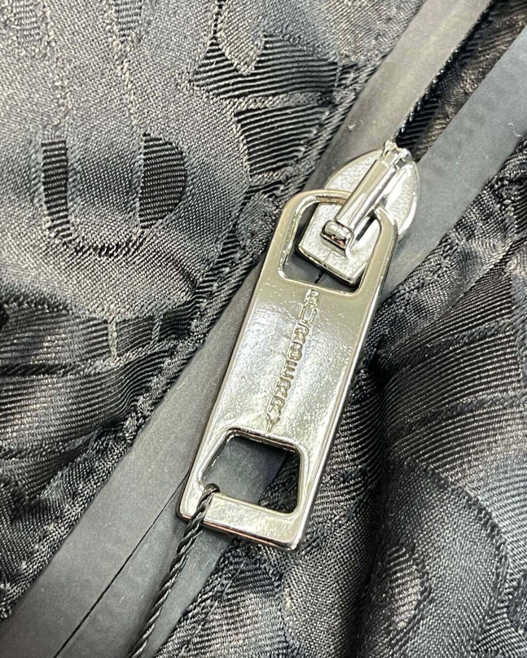 Пуховик Burberry — изображение 6