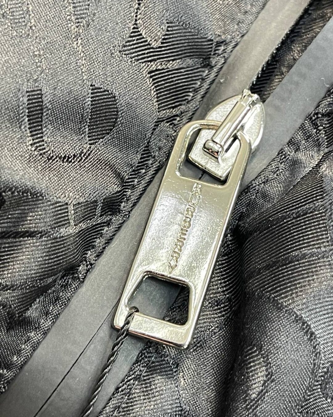 Пуховик Burberry — изображение 6