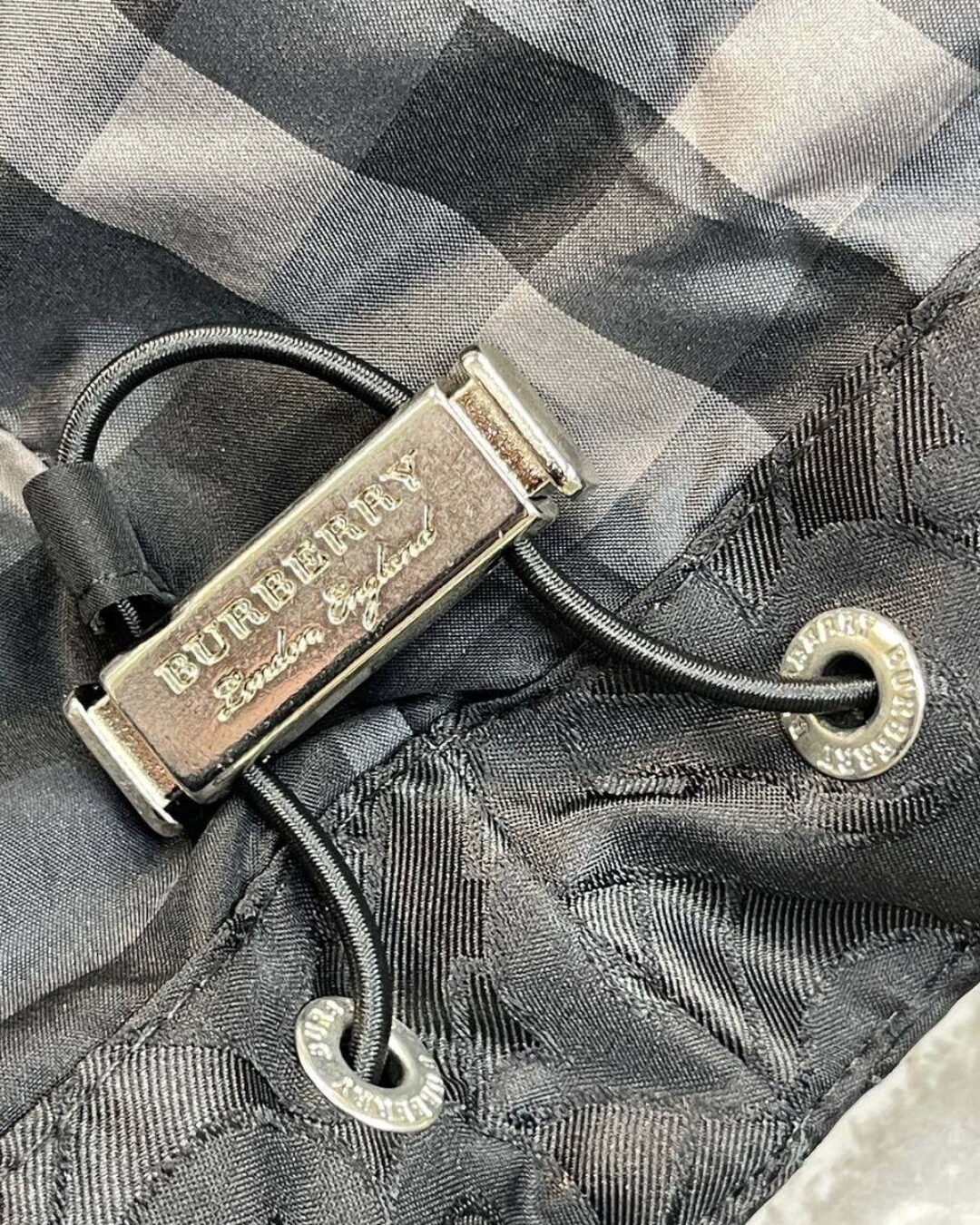 Пуховик Burberry — изображение 8