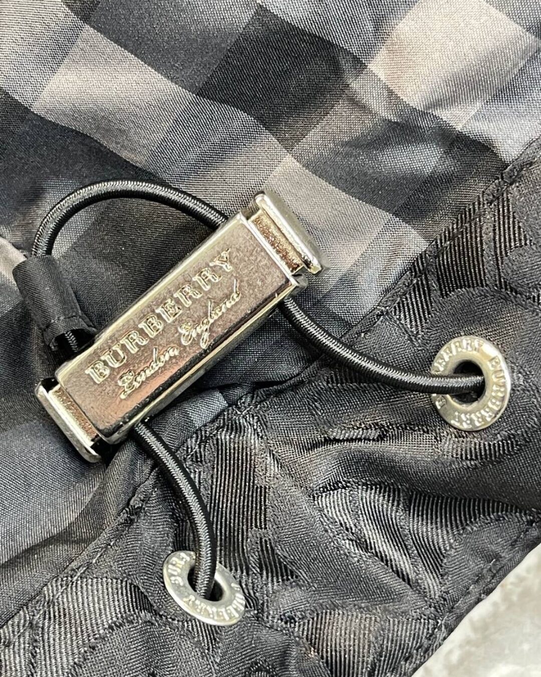 Пуховик Burberry — изображение 8