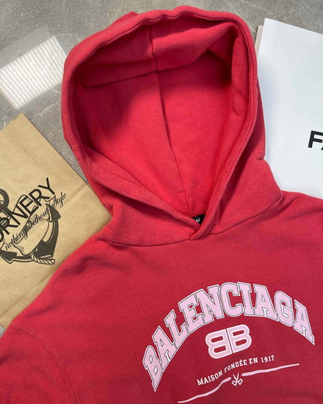 Худи Balenciaga — изображение 3