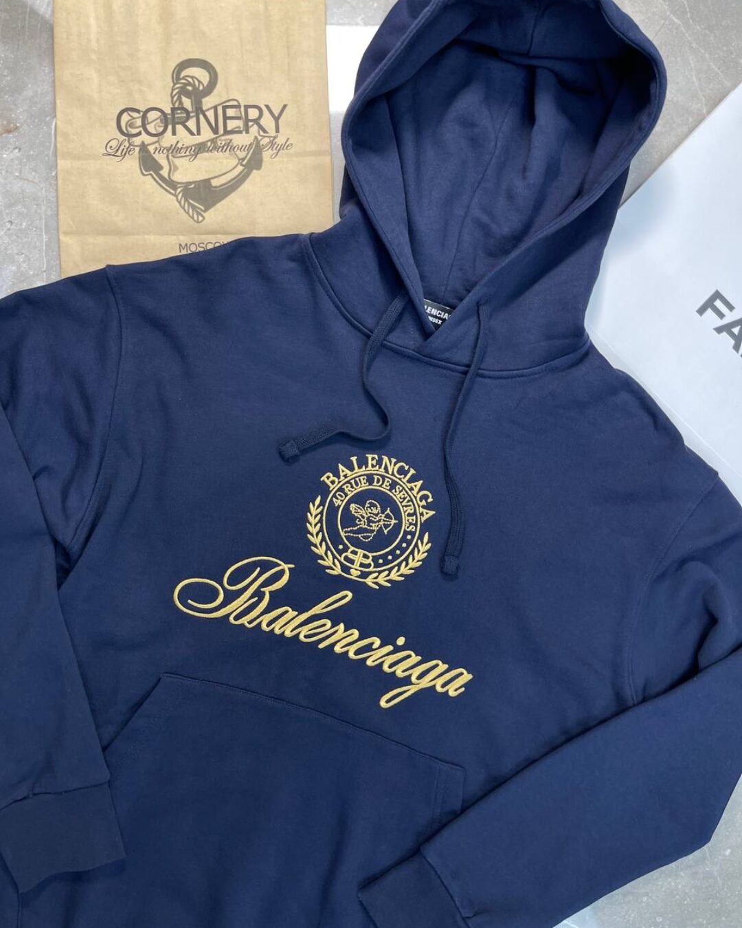 Худи Balenciaga — изображение 3