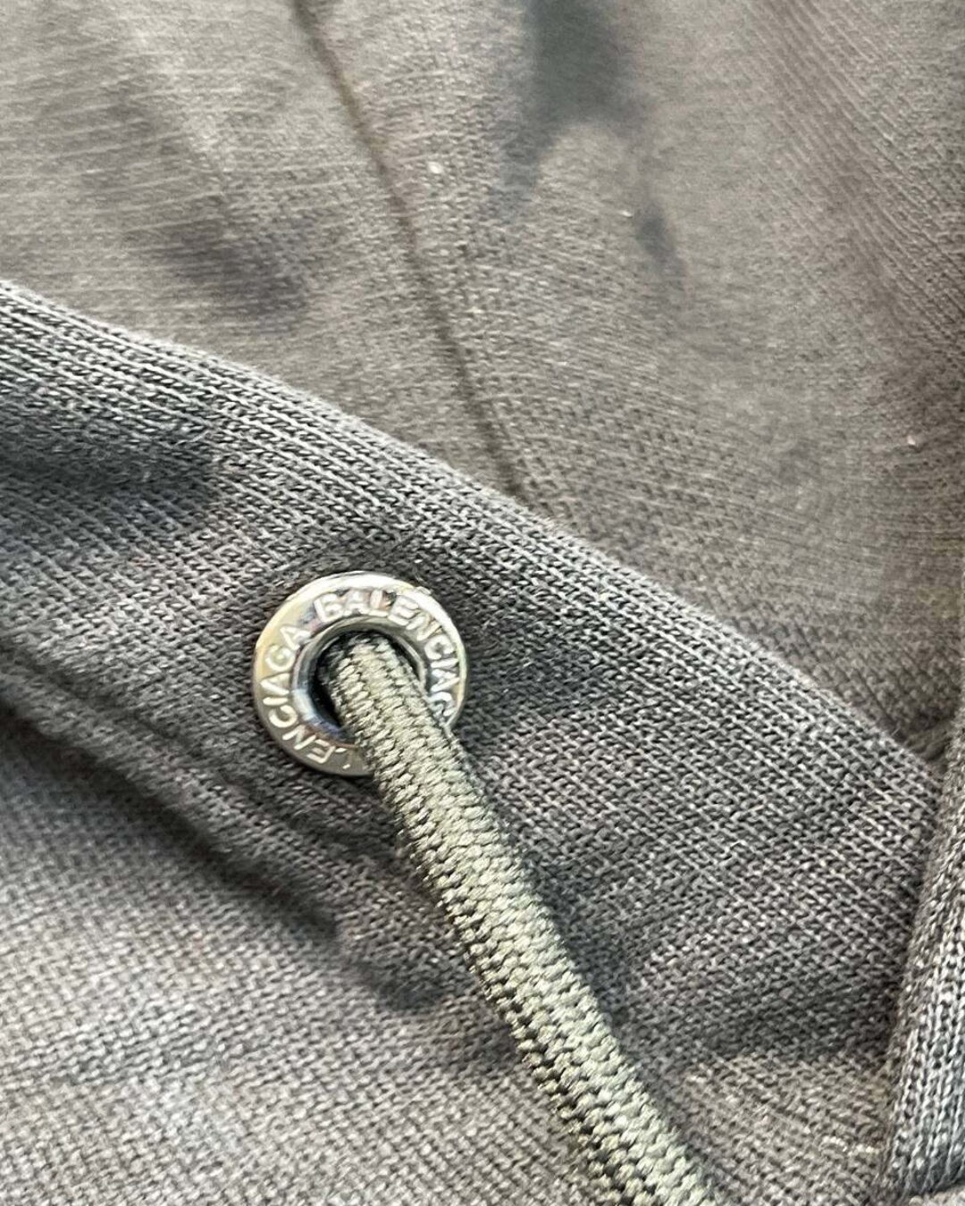 Худи Balenciaga — изображение 4