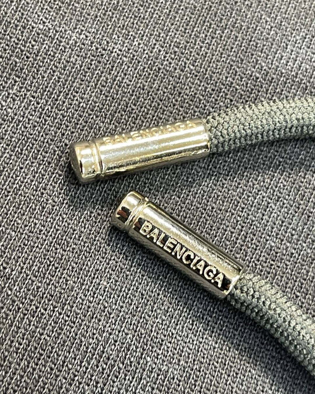 Худи Balenciaga — изображение 5