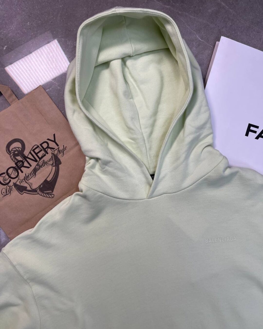 Худи Balenciaga — изображение 3