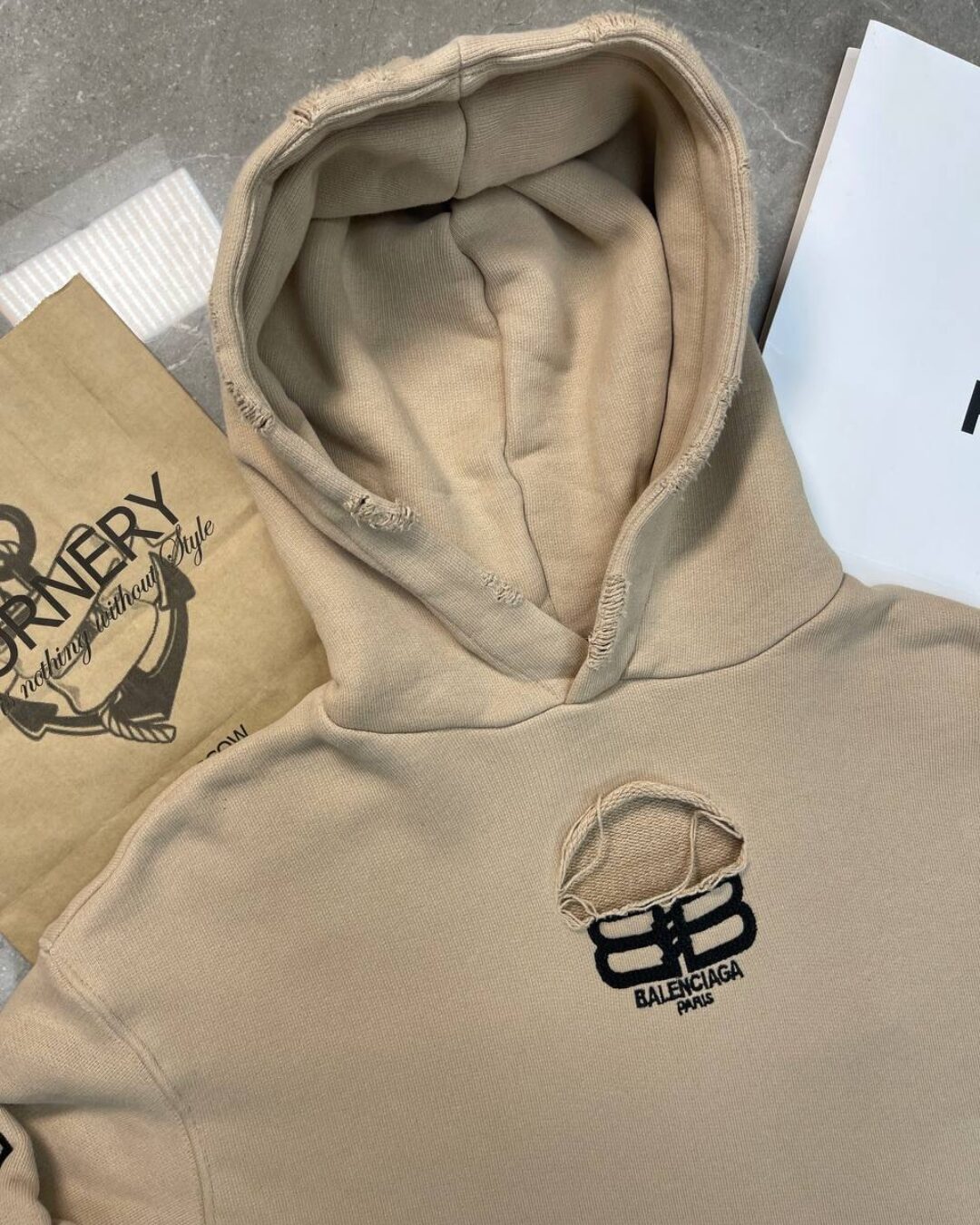 Худи Balenciaga — изображение 3