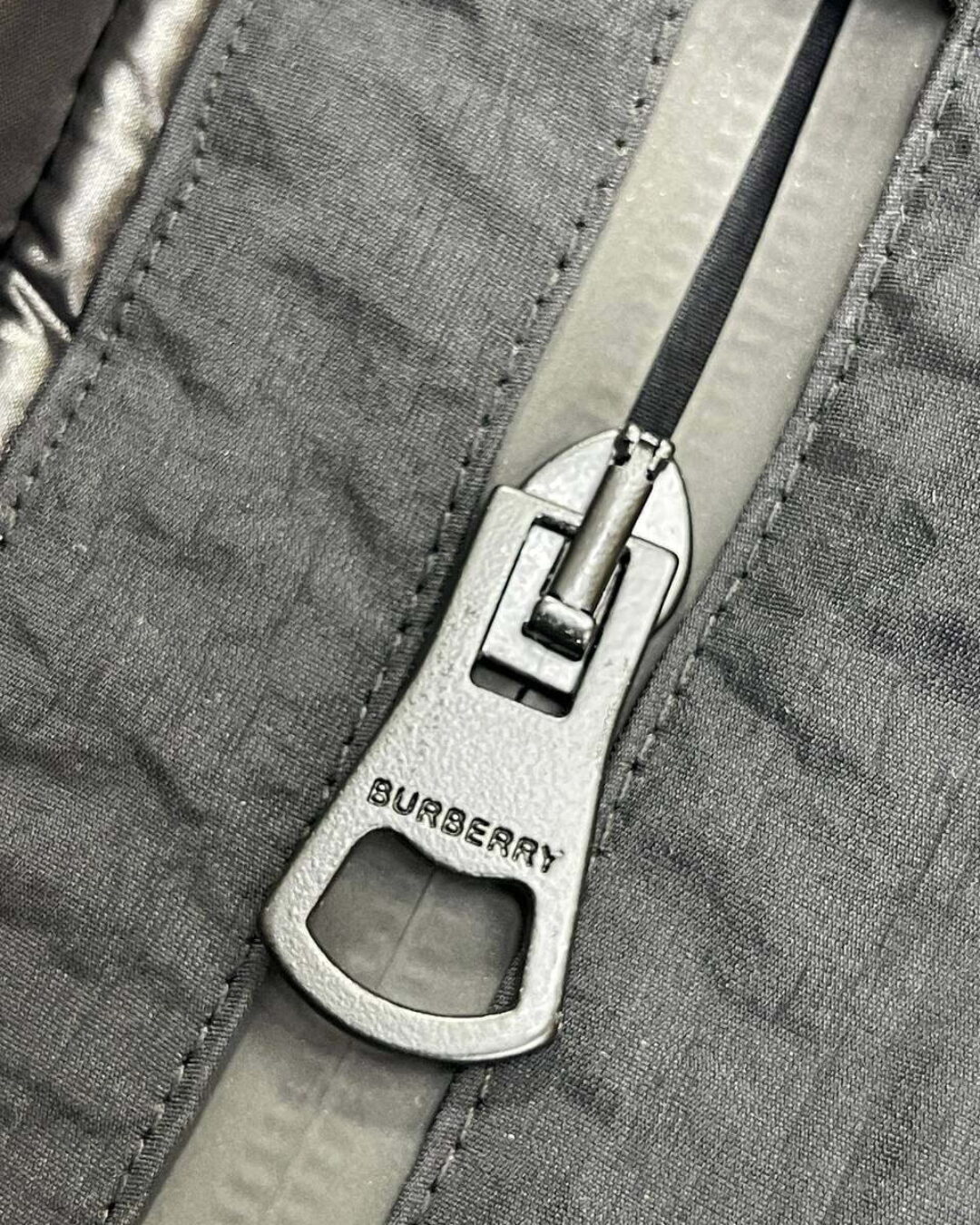 Пуховик Burberry — изображение 3