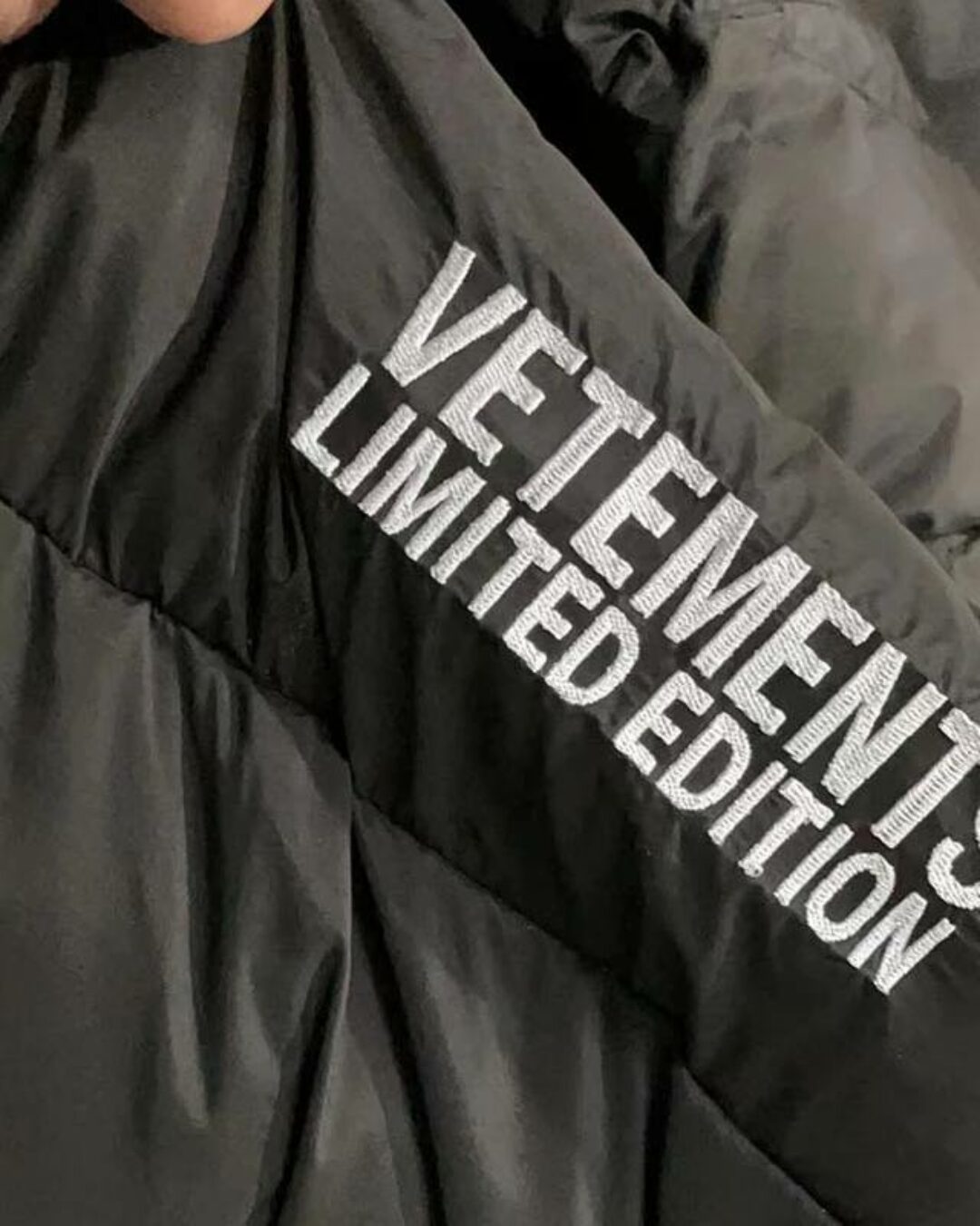 Пуховик Vetements — изображение 3