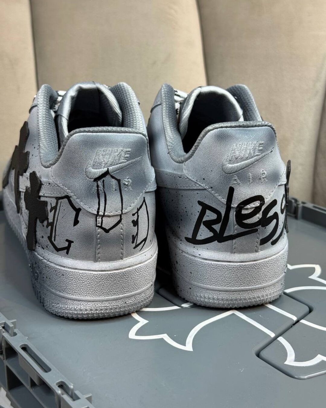 Кеды Nike x Chrome Hearts — изображение 3