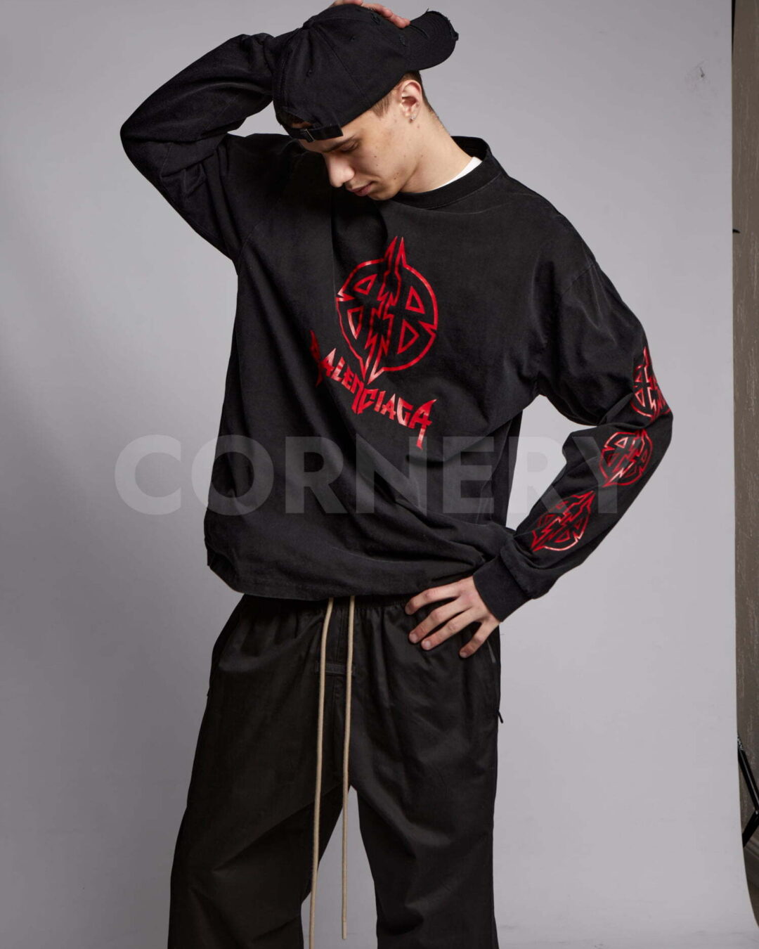 Кофта Balenciaga — изображение 4