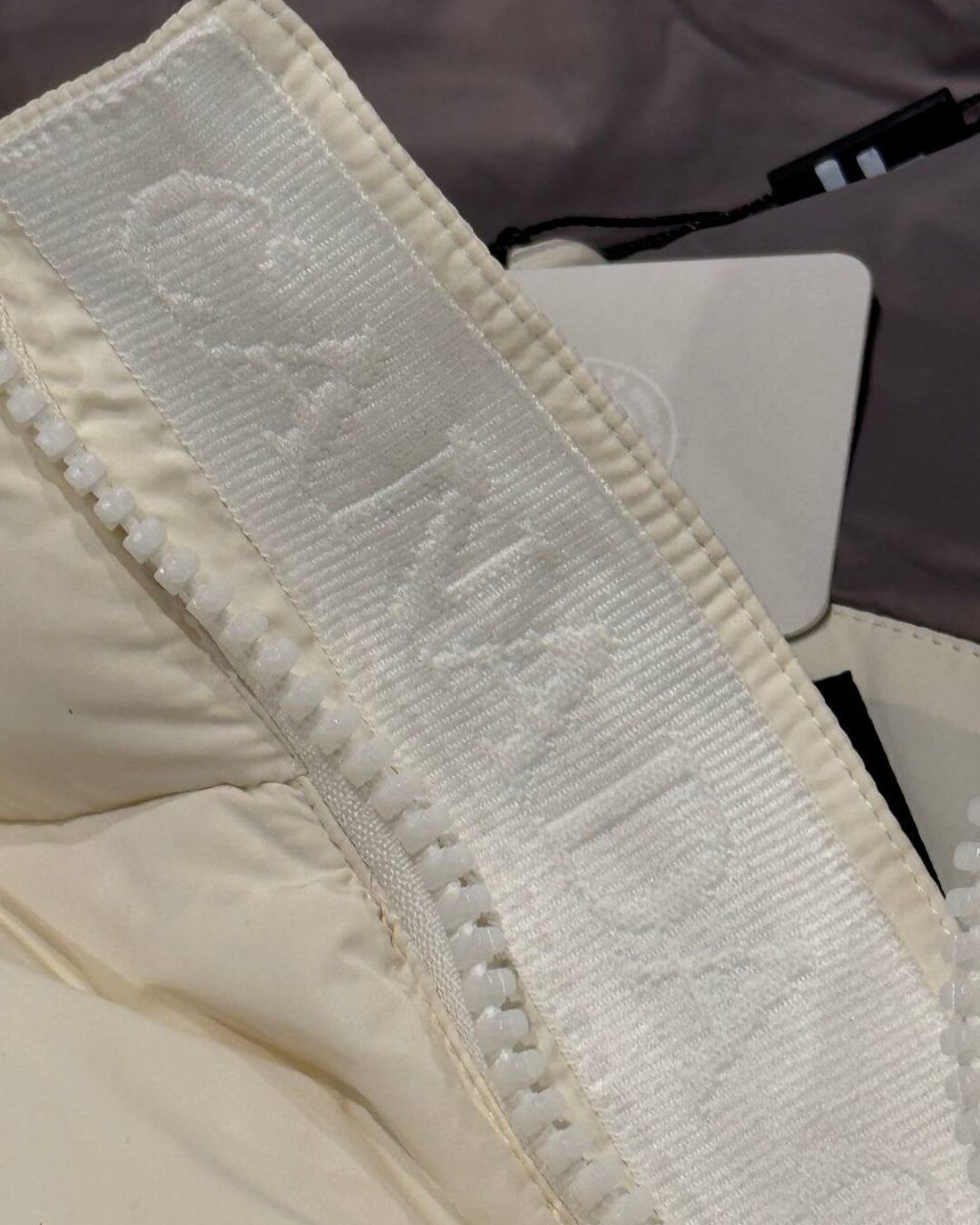 Жилет Canada Goose — изображение 7