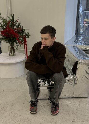 Свитер Vetements