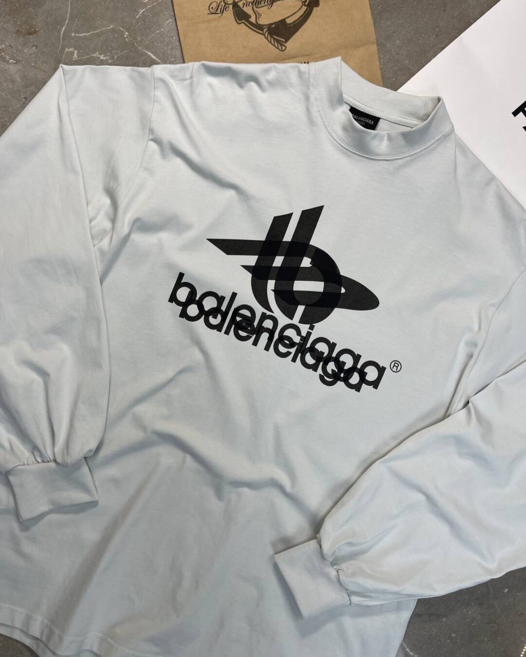 Кофта Balenciaga — изображение 5