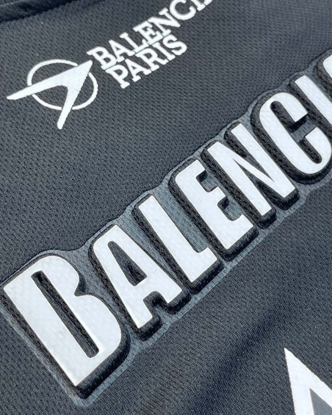 Кофта Balenciaga — изображение 9