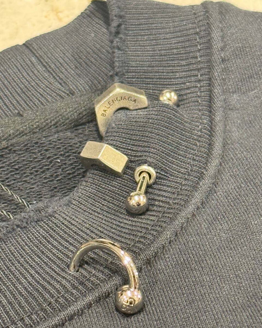 Кофта Balenciaga — изображение 9