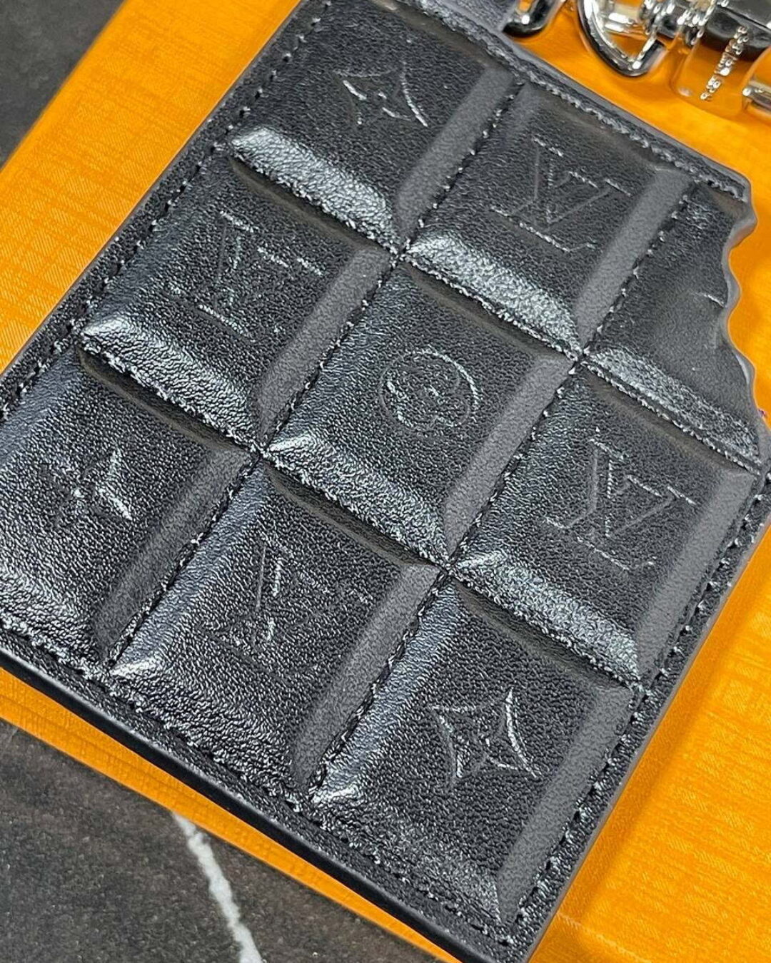 Брелок Louis Vuitton — изображение 4