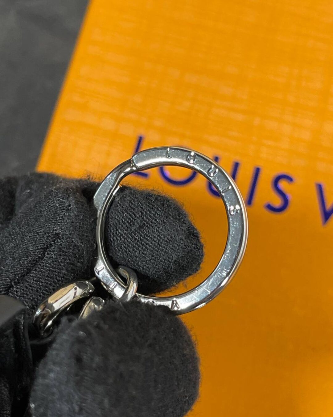Брелок Louis Vuitton — изображение 5