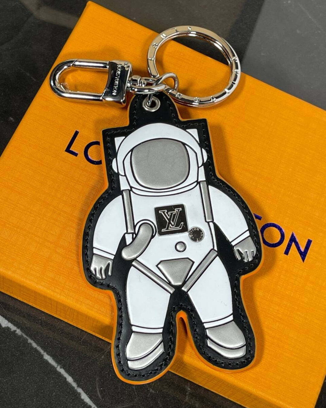 Брелок Louis Vuitton — изображение 2