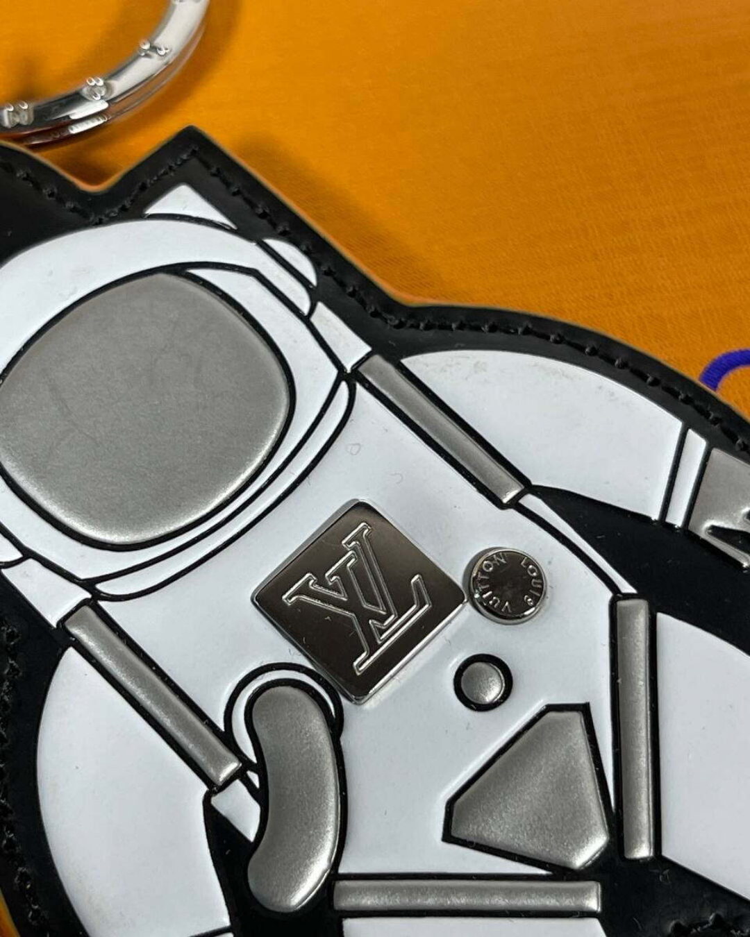 Брелок Louis Vuitton — изображение 3