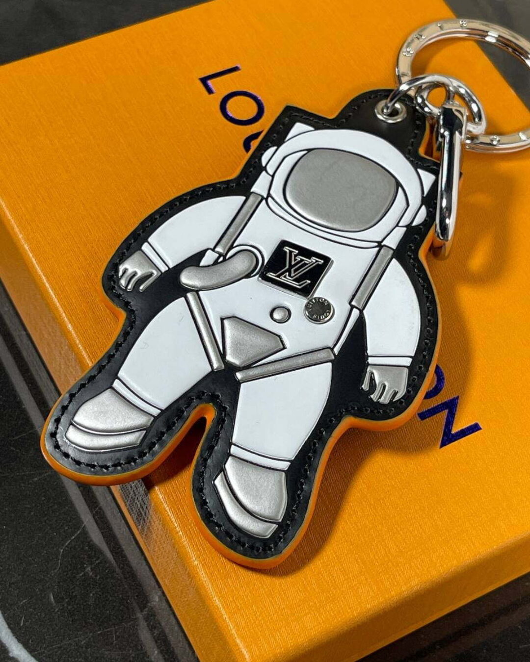 Брелок Louis Vuitton — изображение 7