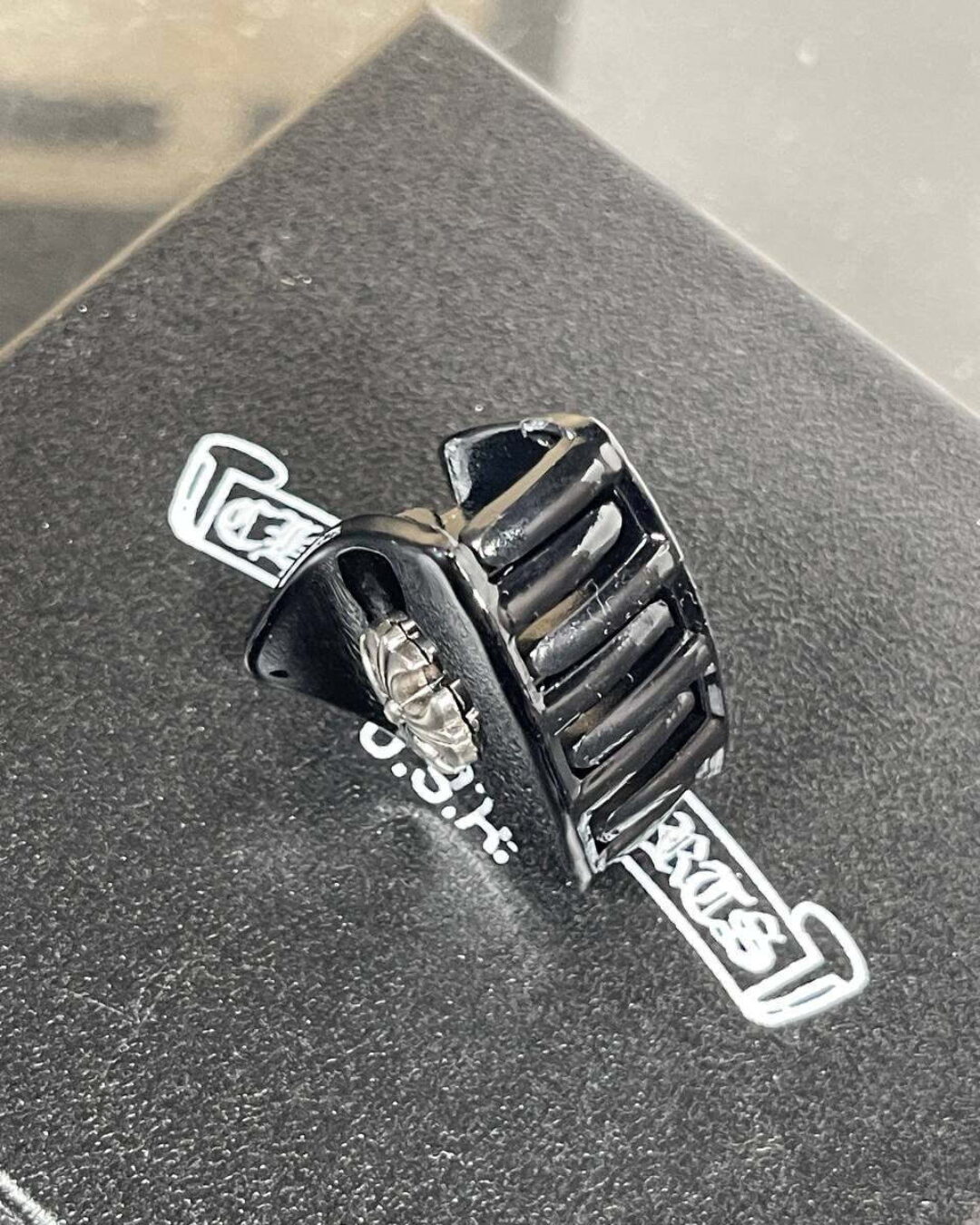 Заколка Chrome Hearts — изображение 5