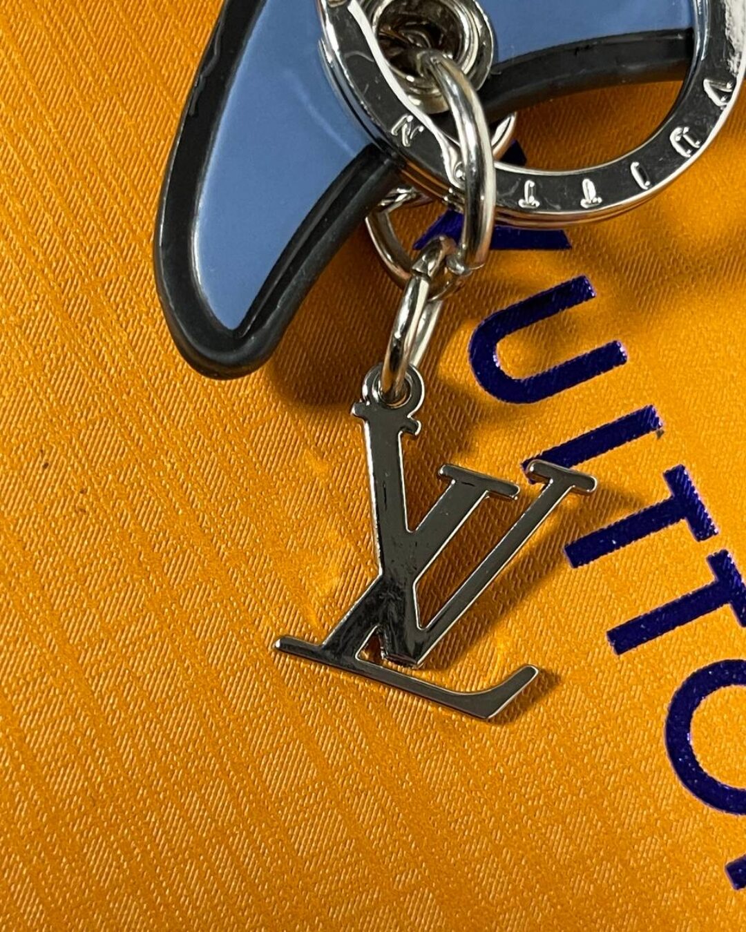 Брелок Louis Vuitton — изображение 3