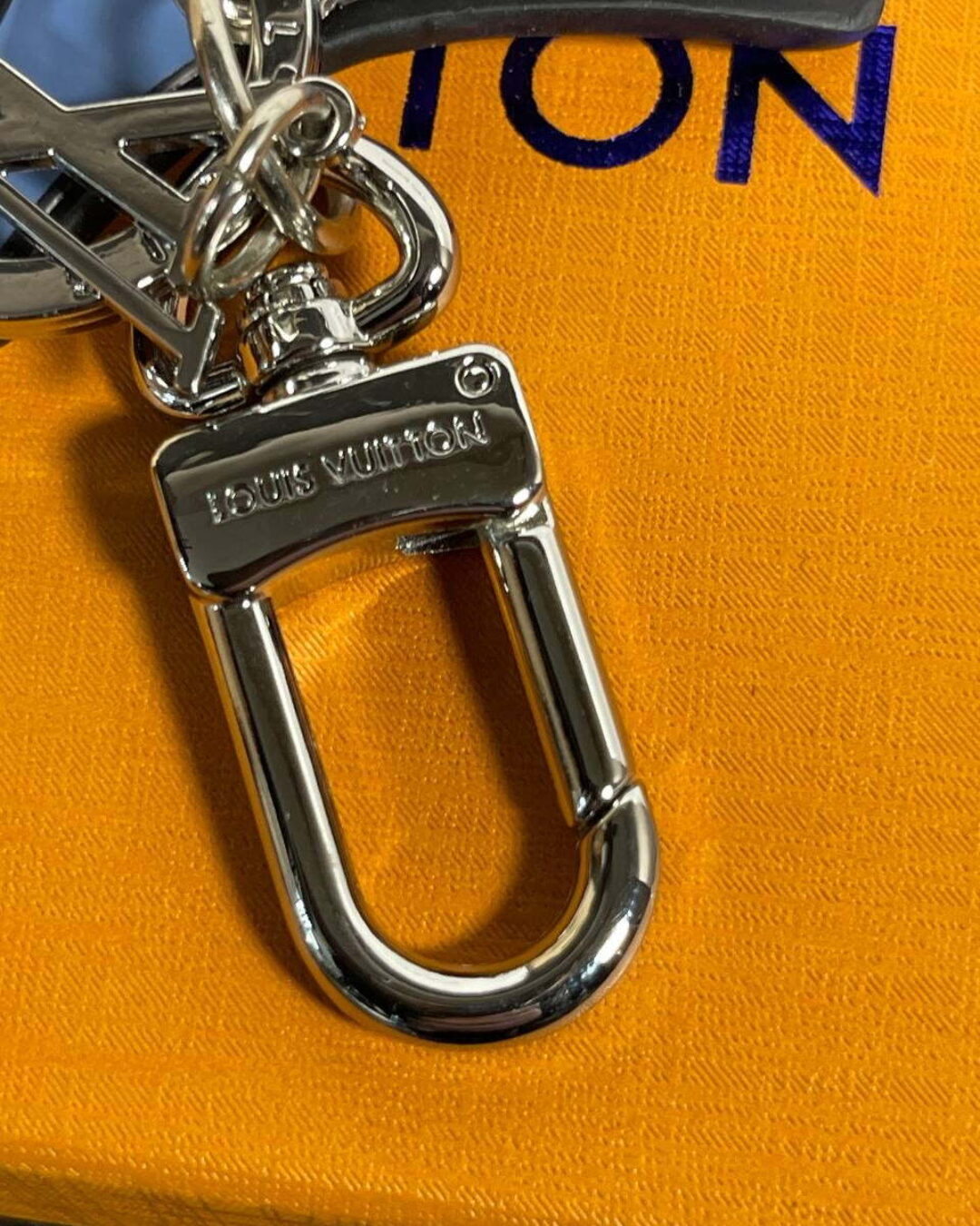 Брелок Louis Vuitton — изображение 4