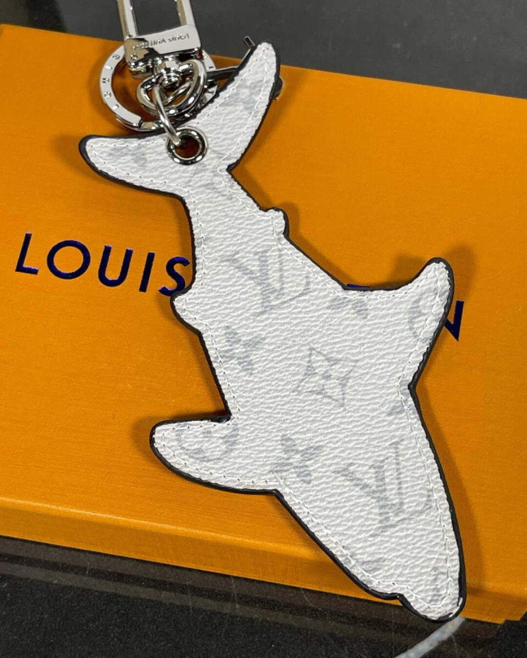 Брелок Louis Vuitton — изображение 7