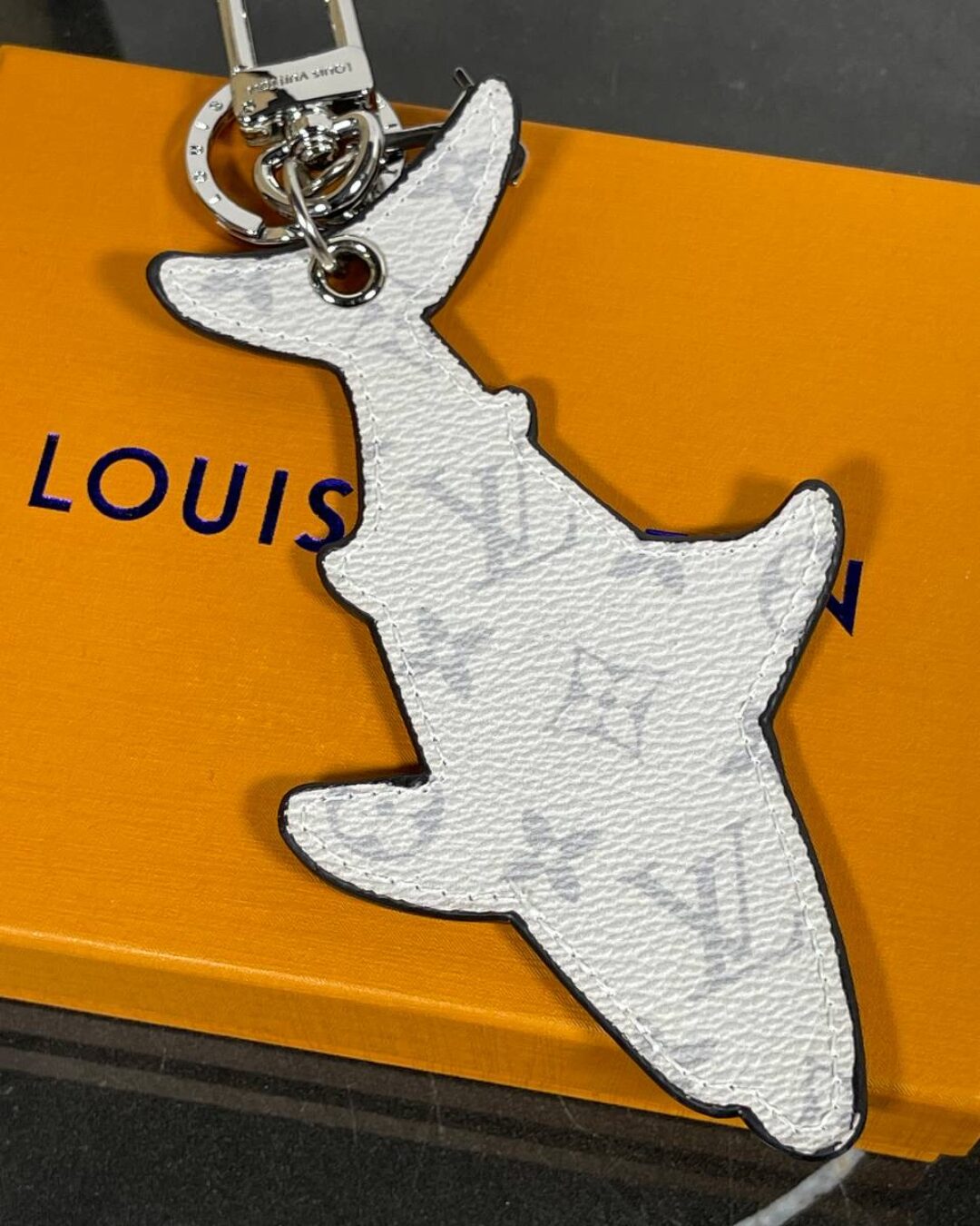 Брелок Louis Vuitton — изображение 7