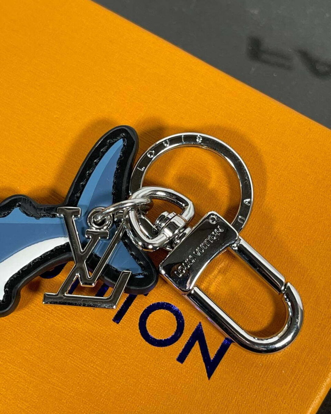 Брелок Louis Vuitton — изображение 3