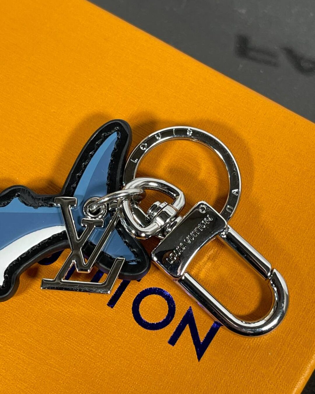 Брелок Louis Vuitton — изображение 3