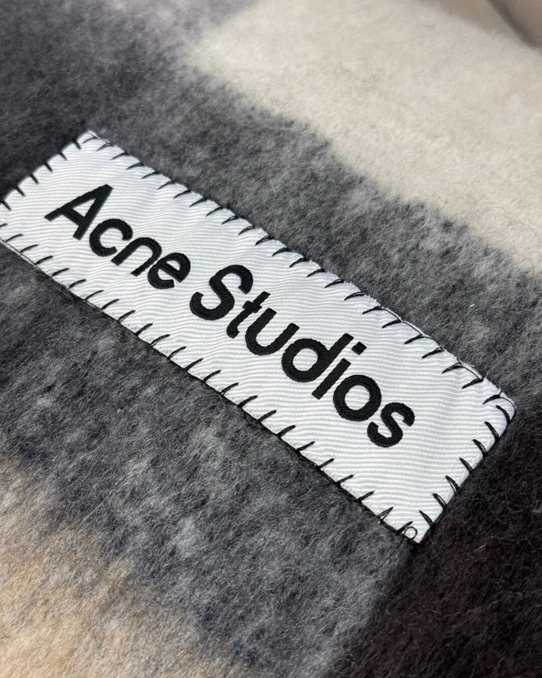 Шарф Acne Studios — изображение 8