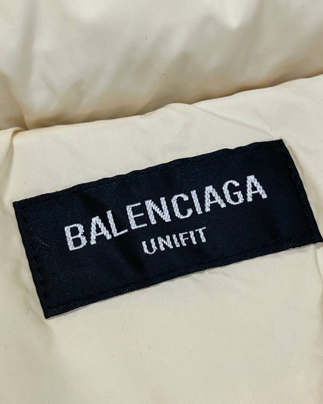 Пуховик Balenciaga — изображение 9
