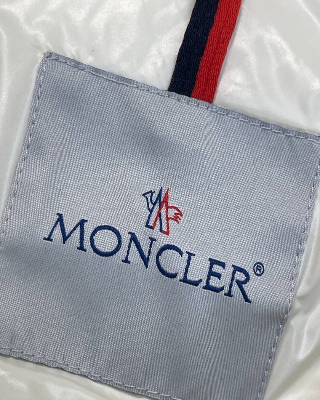 Пуховик Moncler Kids — изображение 7