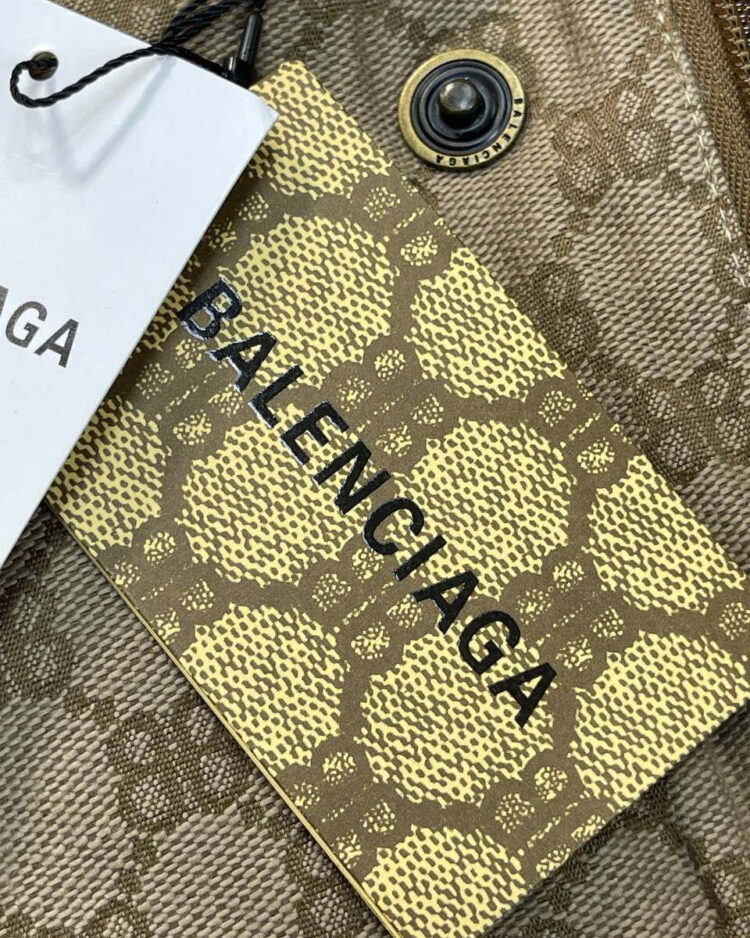 Жилет Balenciaga — фото 10