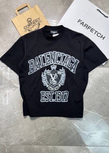 Футболка Balenciaga
