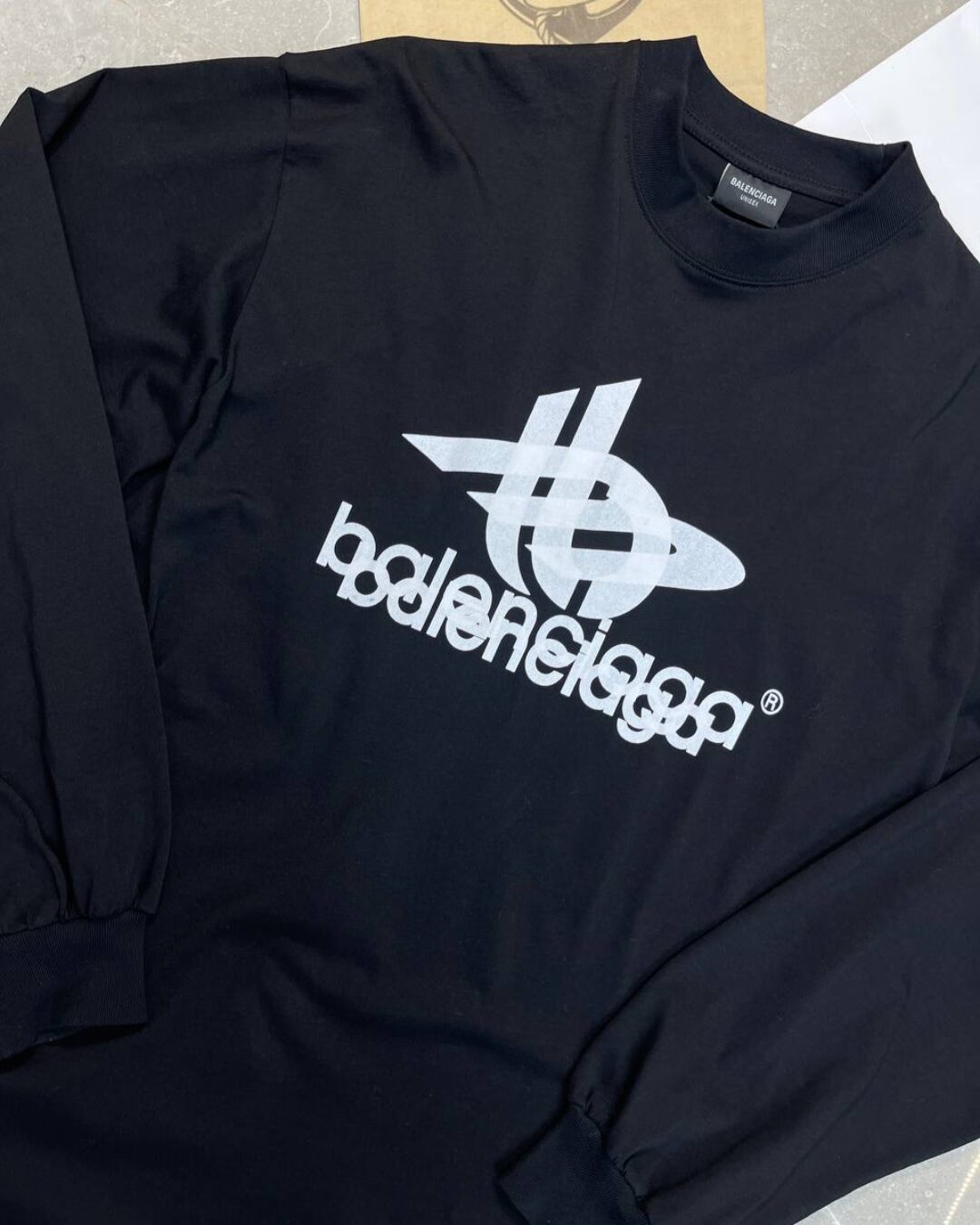 Кофта Balenciaga — изображение 5