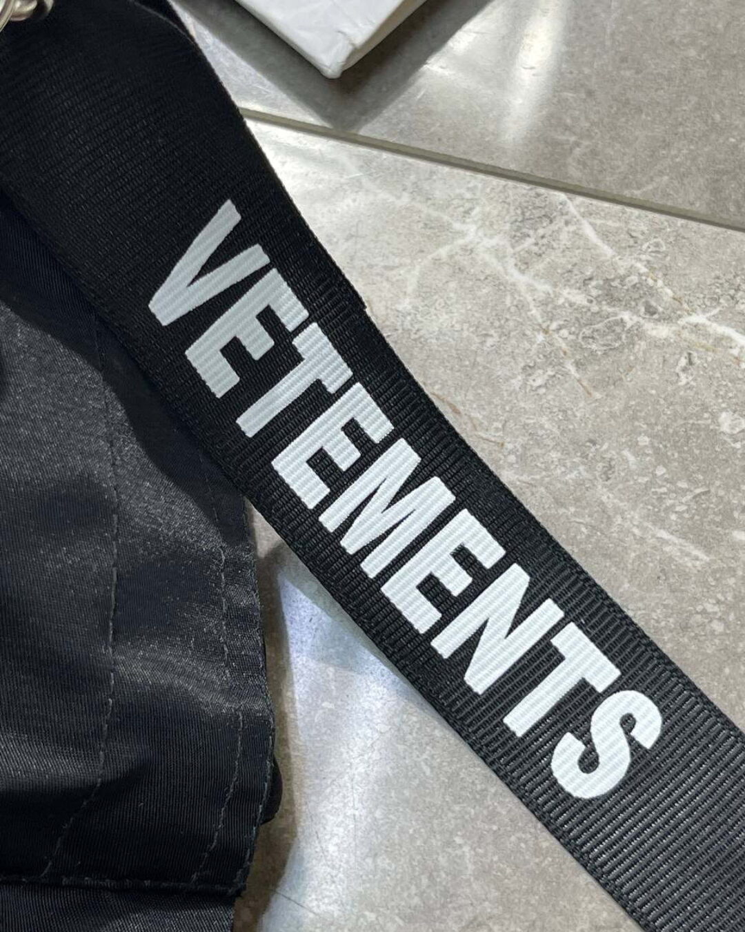 Бомбер Vetements — изображение 7