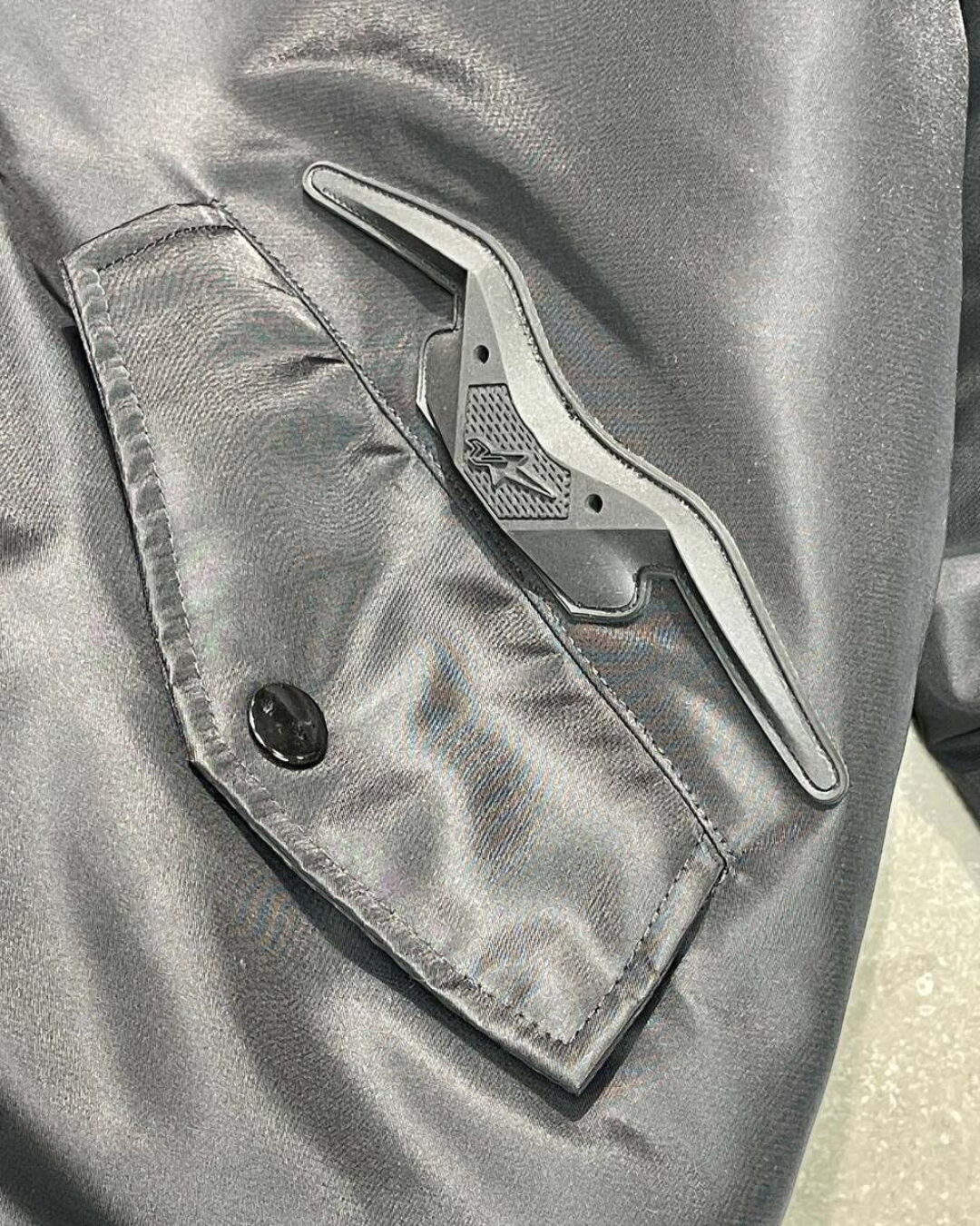 Бомбер Vetements — изображение 8