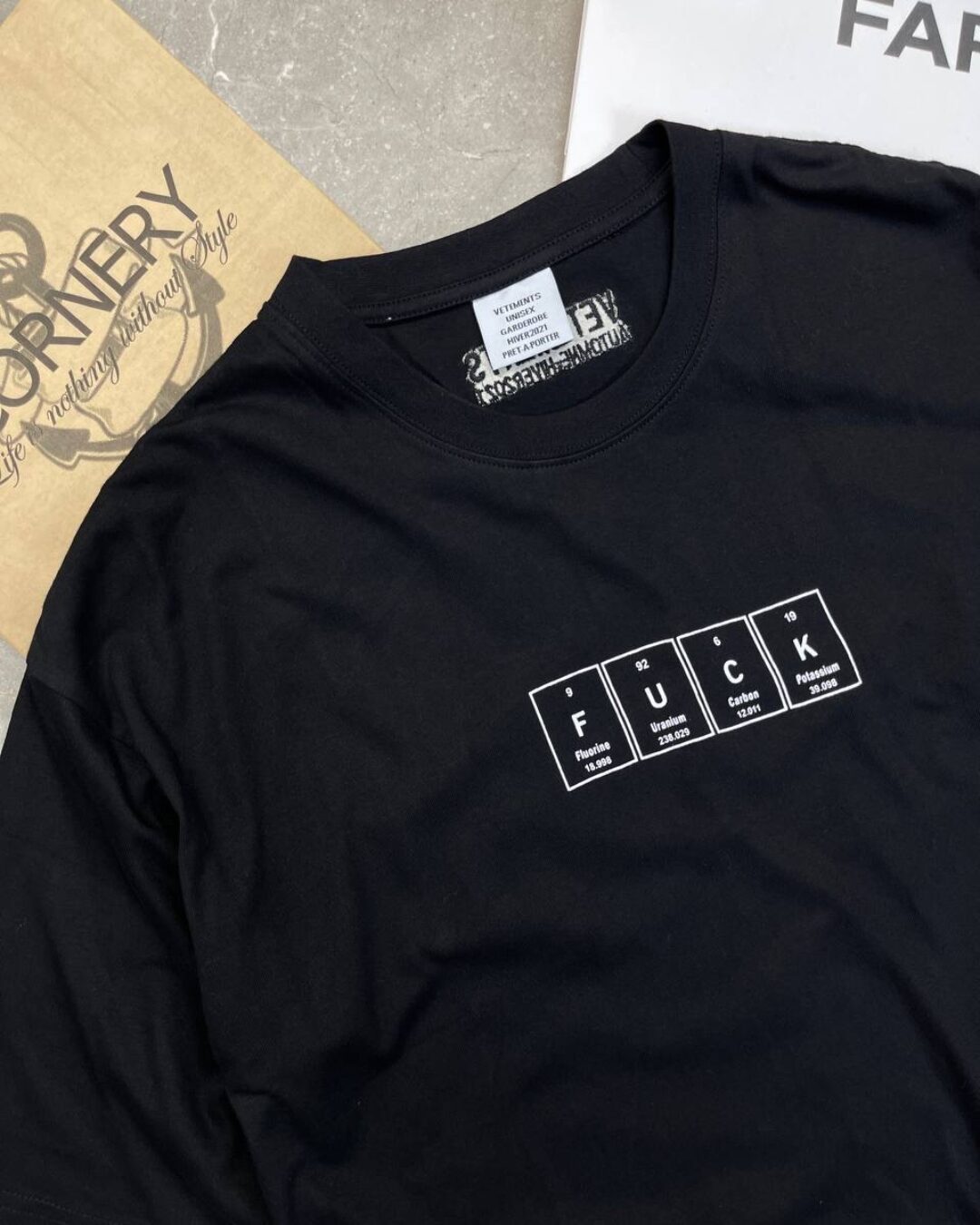 Футболка Vetements Chemistry — изображение 3